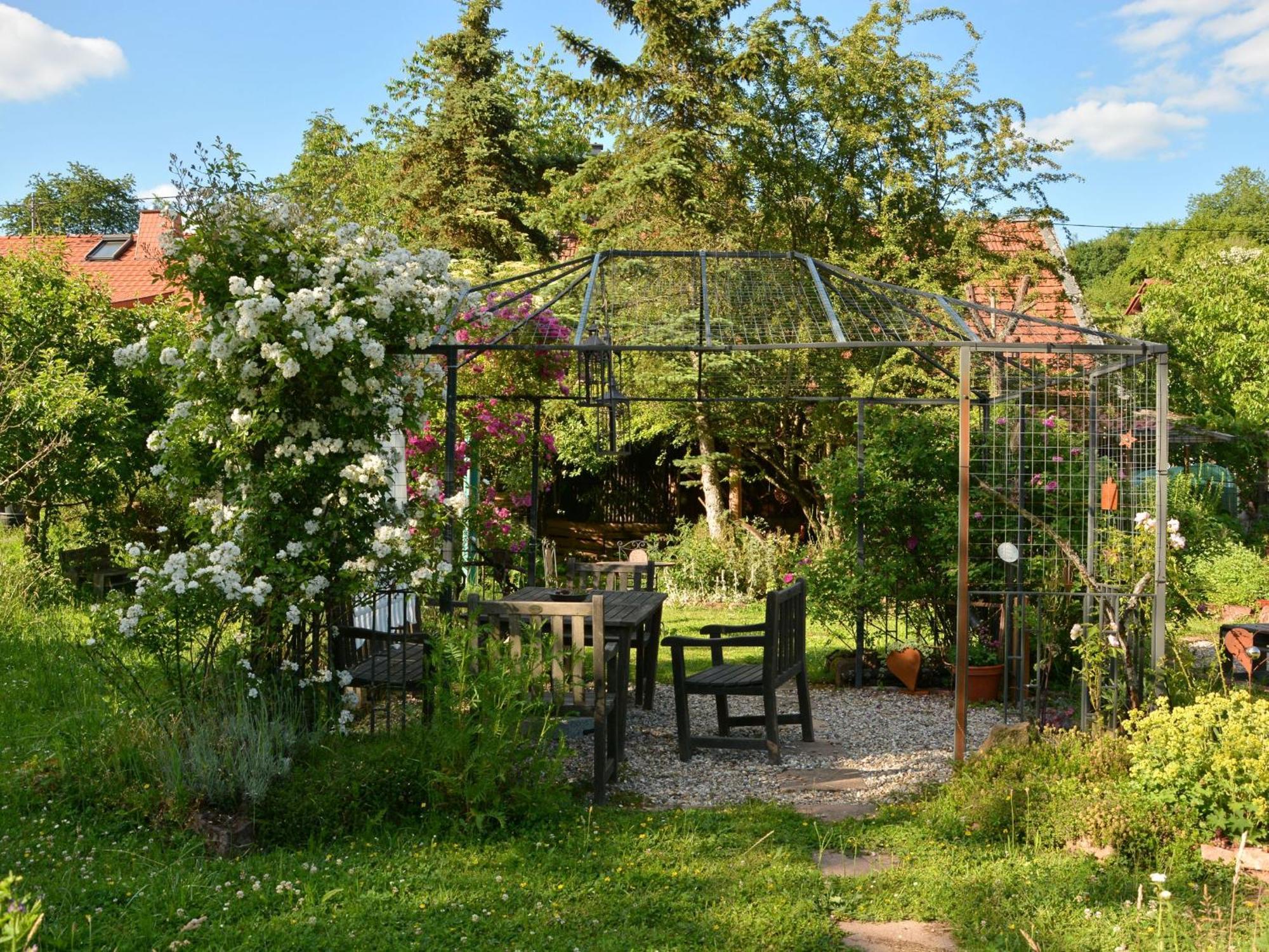 Ferienwohnung Im VitalArt Naturgarten Zweibrücken Exterior foto